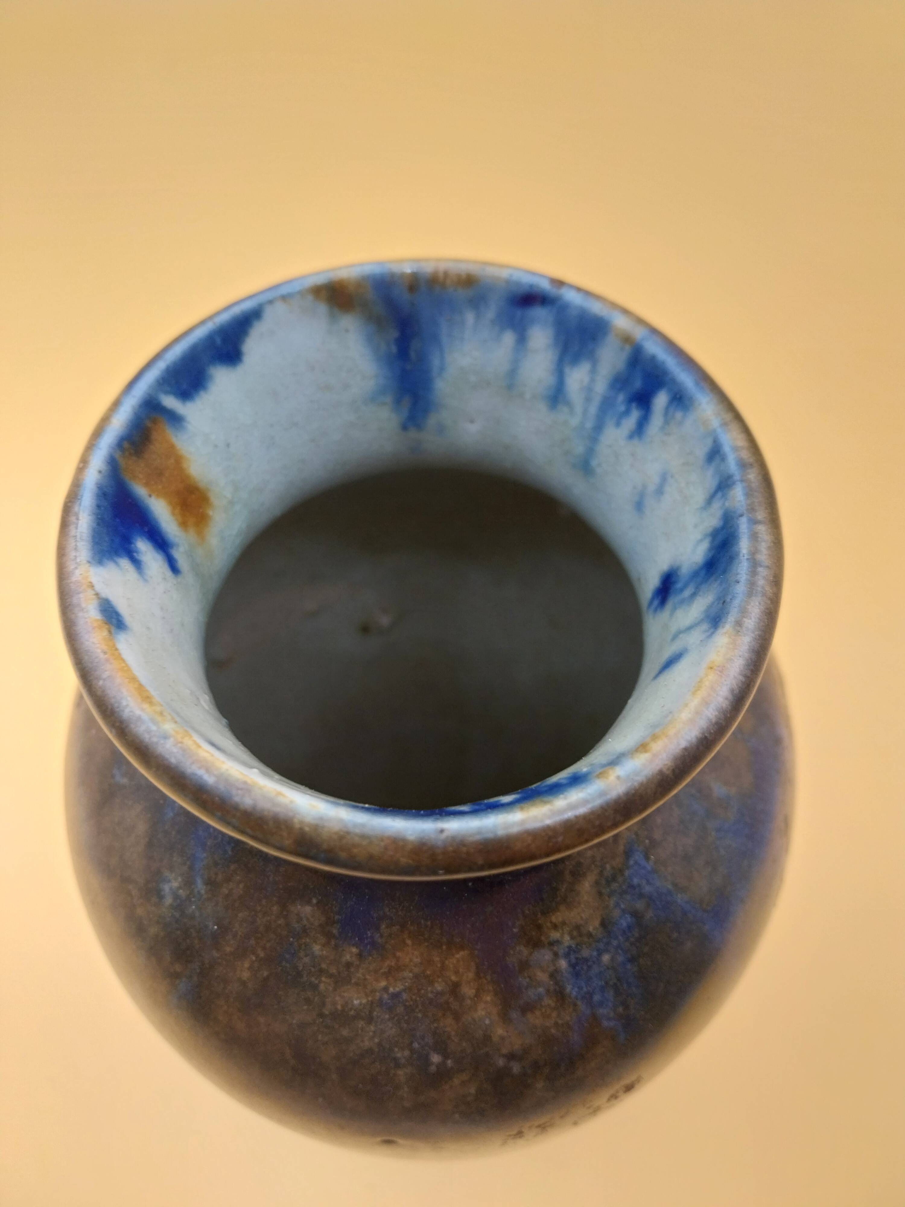 Stoneware vase from Puisaye signed Léon Pointu.