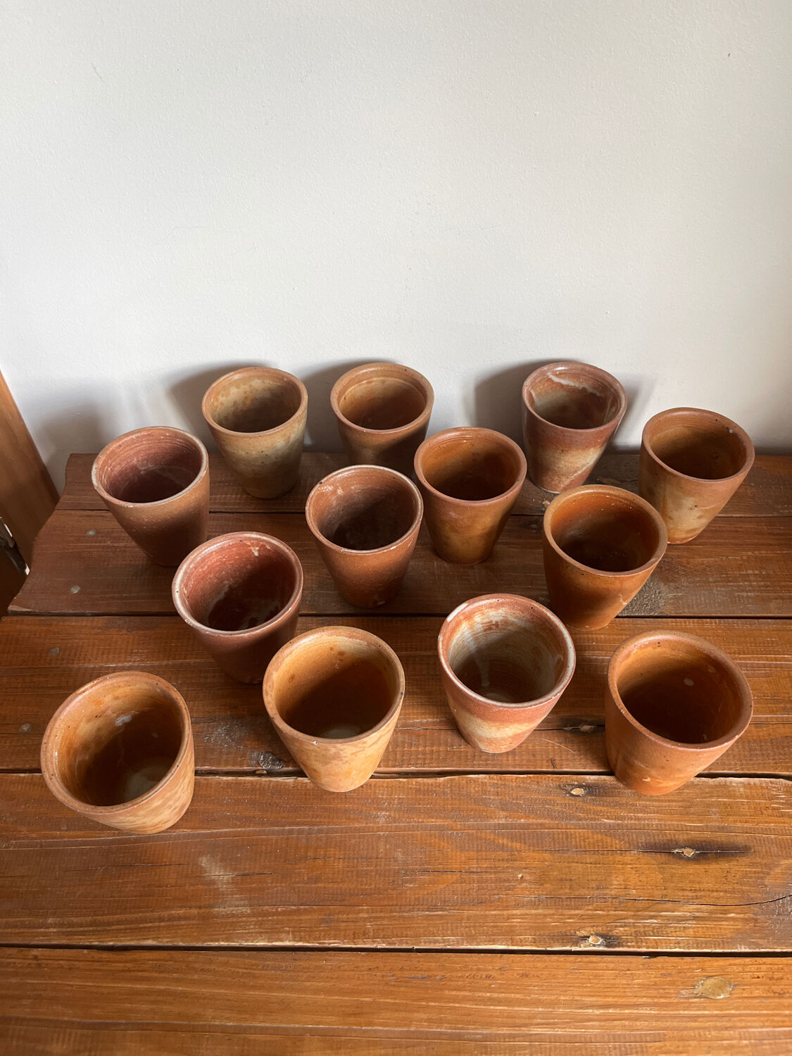 13 tasses à café en grès