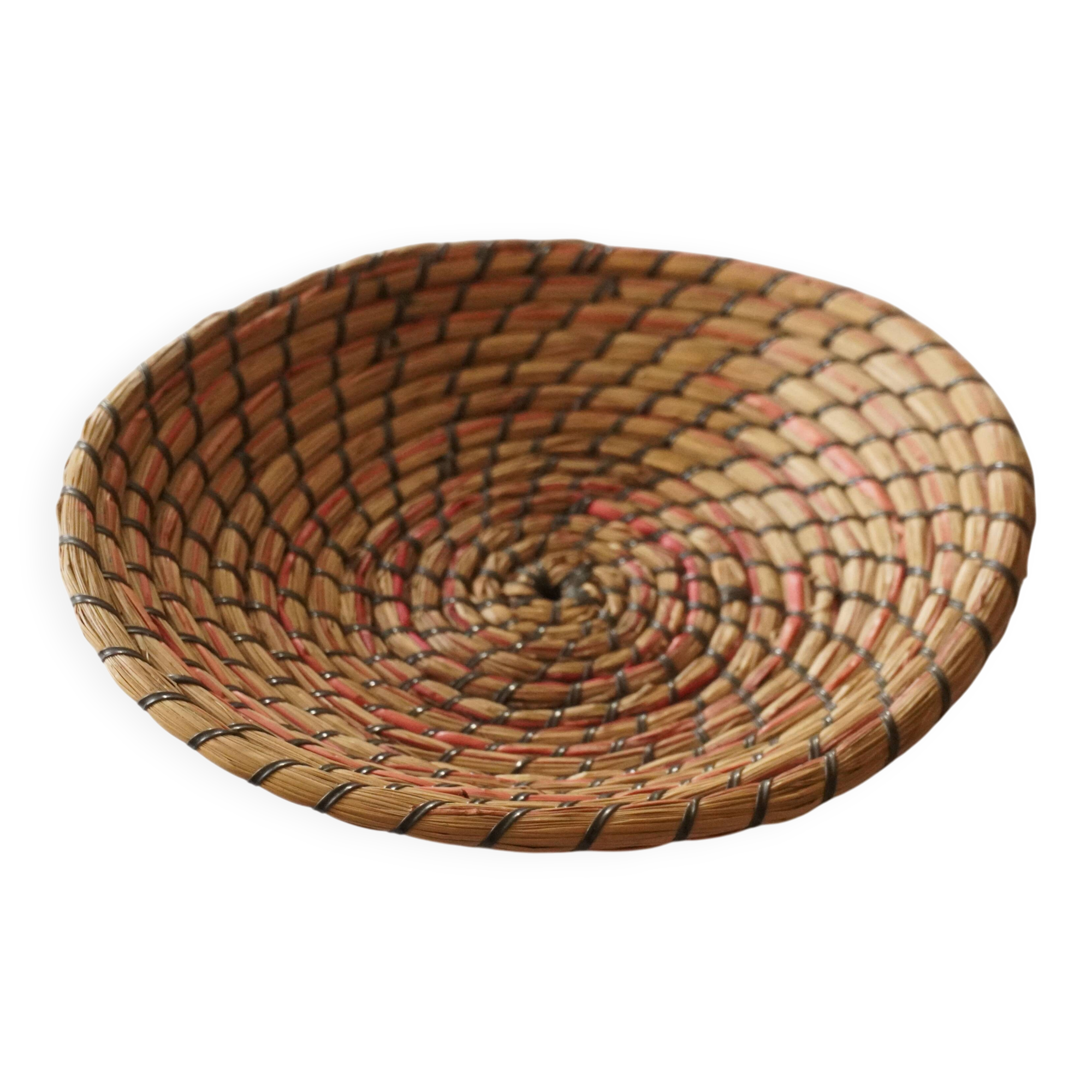 Straw/wicker fruit bowl