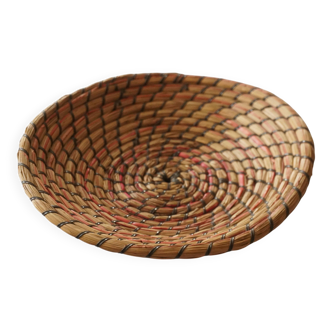 Straw/wicker fruit bowl