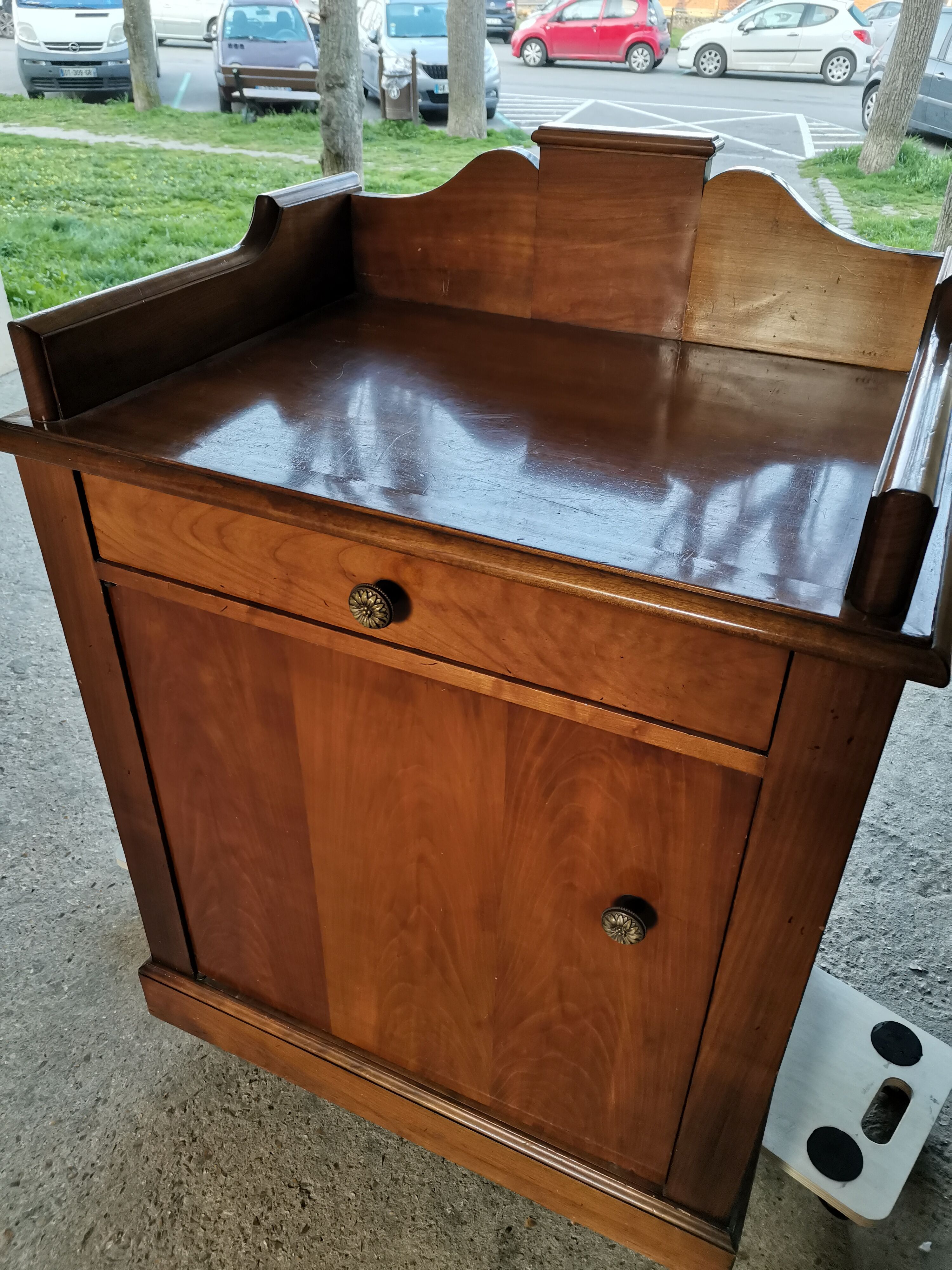 Hotel counter
