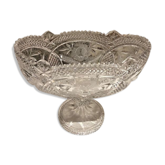 Oval cut in chiseled crystal