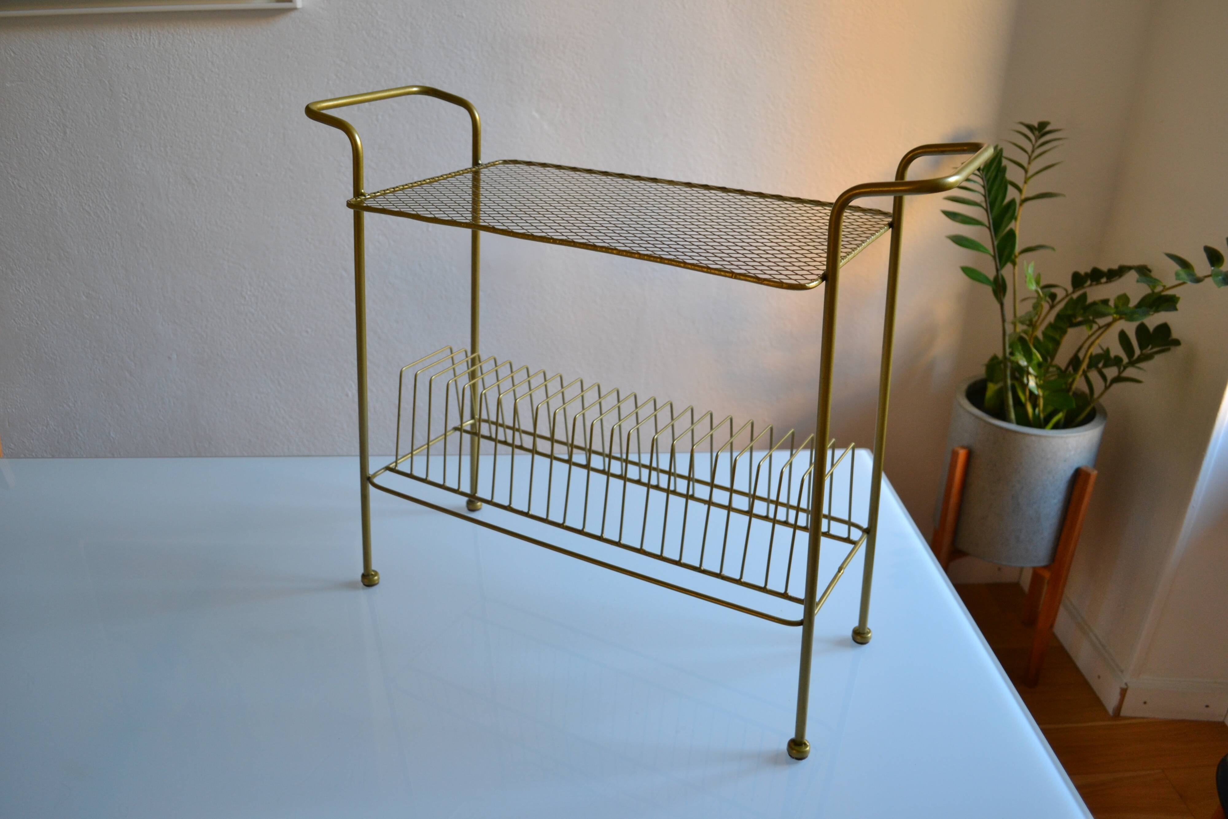 Vintage end table / coffee table & magazine rack