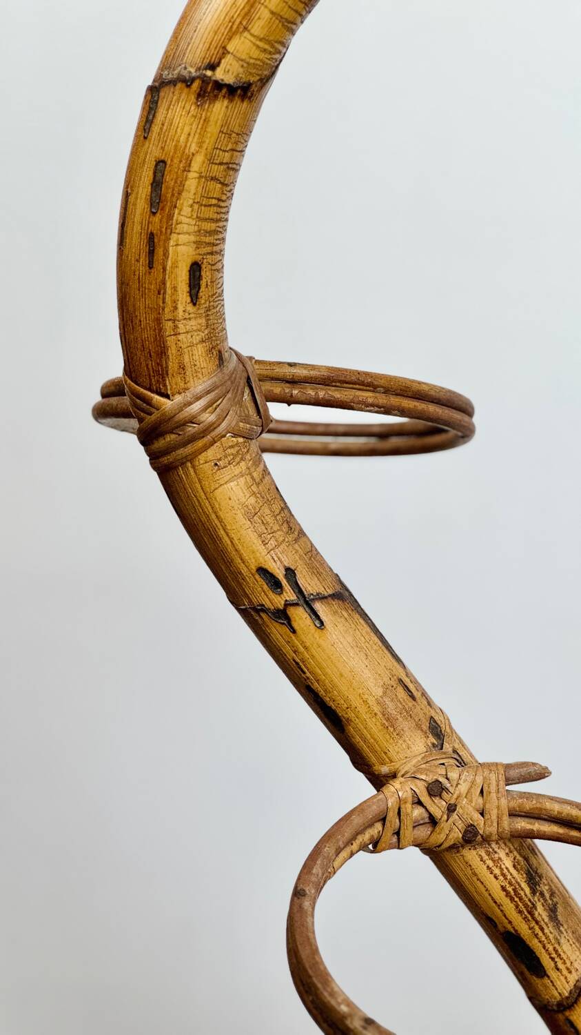 Serpent plant stand in rattan 145 cm