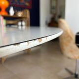 Knoll round table