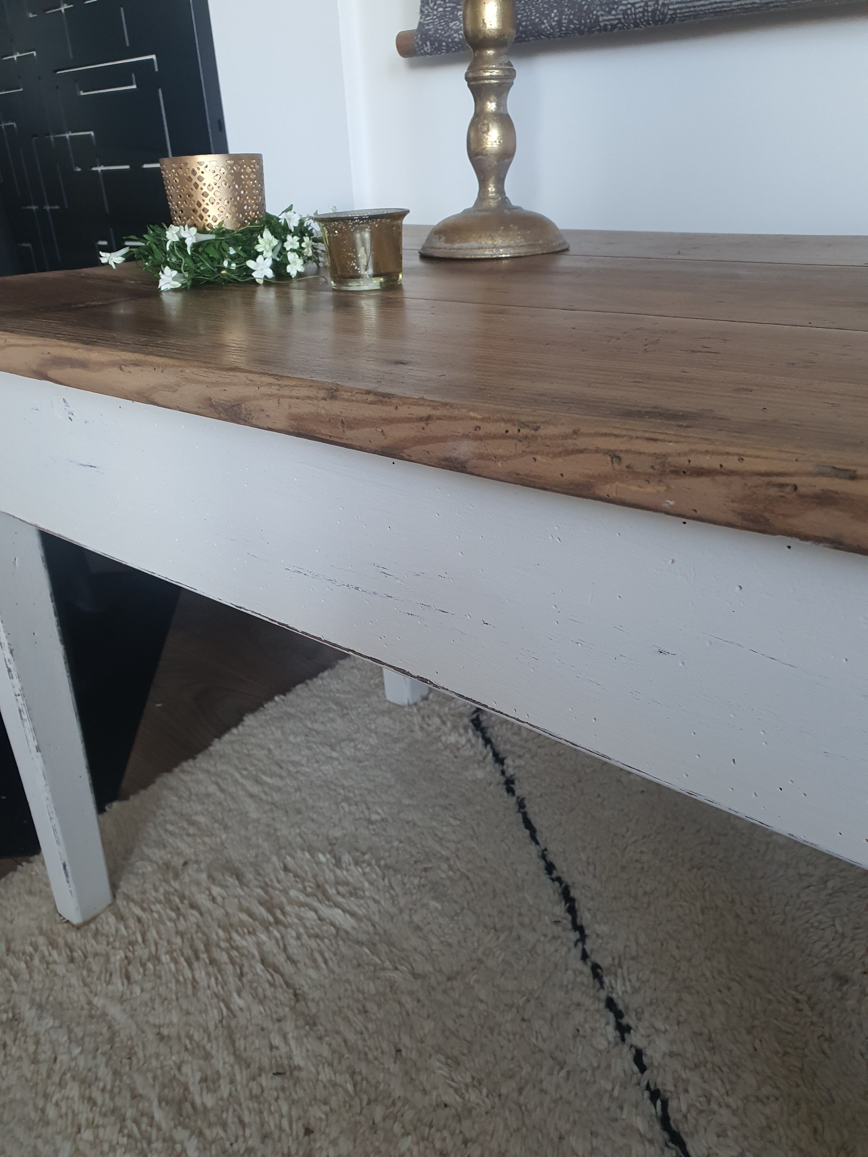 Firm style coffee table