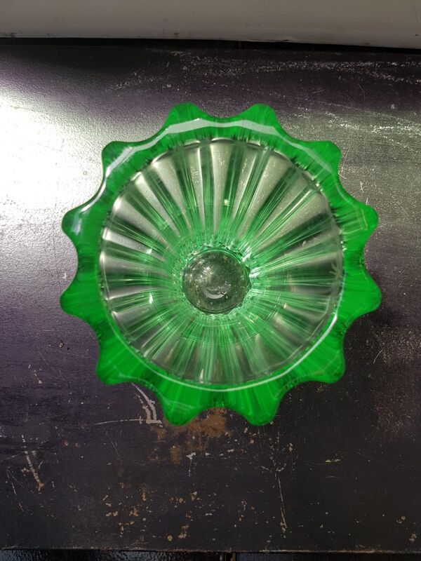 Ancien vase p d’avesn verre vert uranium made in france vintage