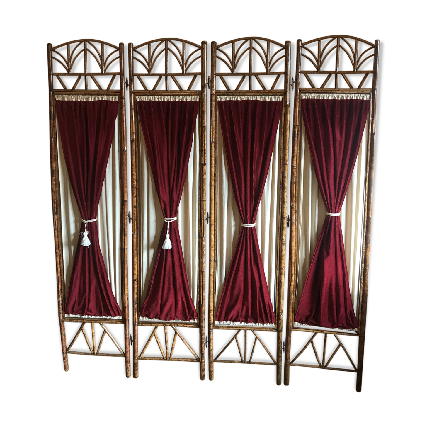 Bamboo and velvet screen