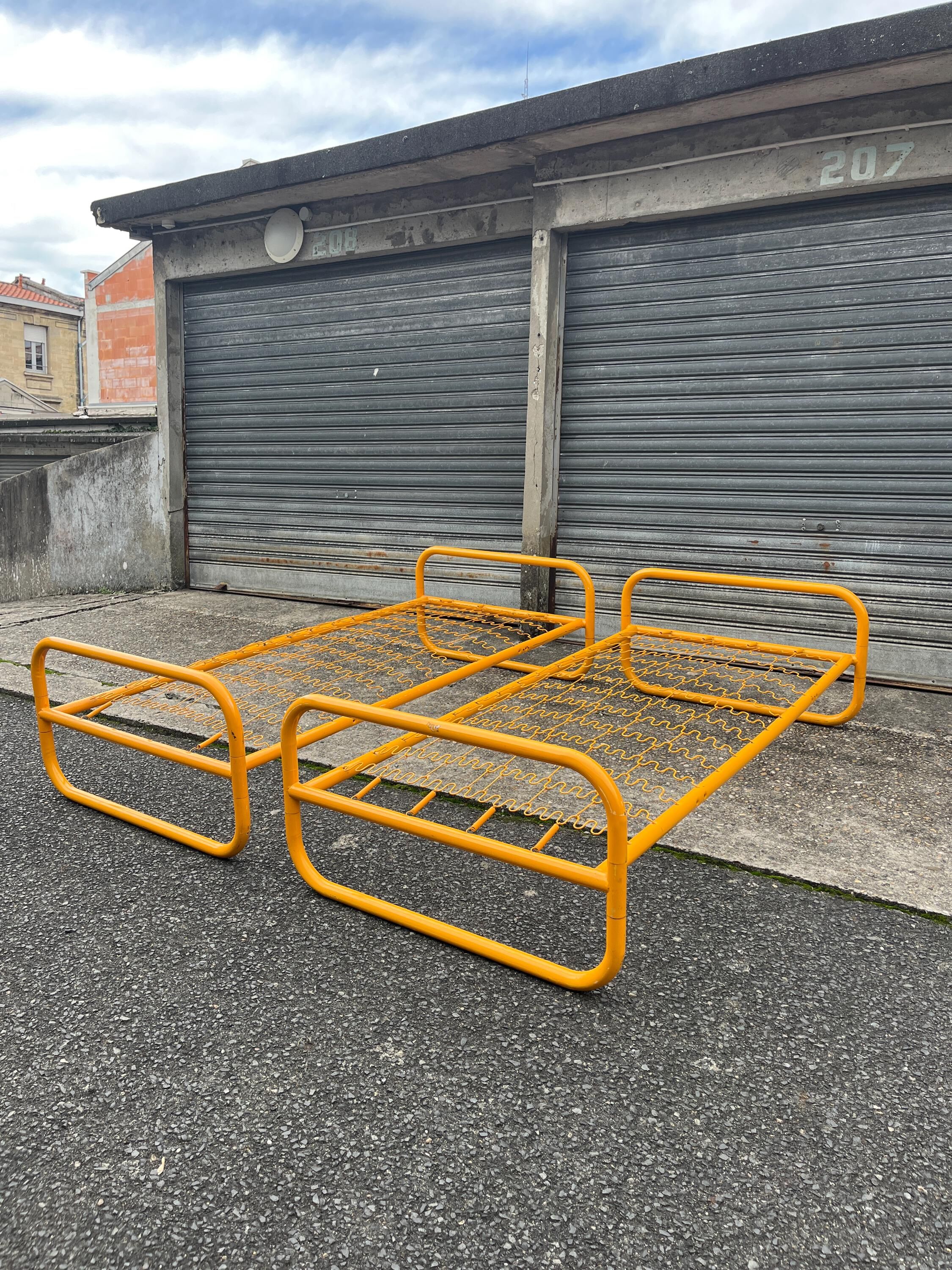 Pair of metal beds by Marc Berthier, Twenty Tube collection, 1972