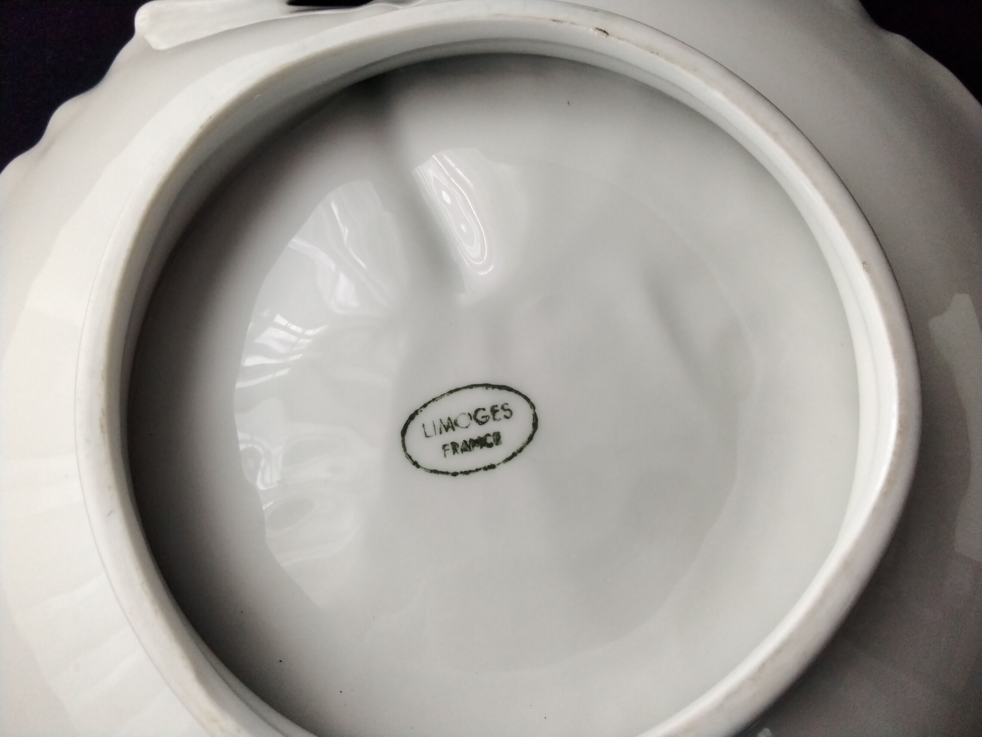 Coupe feuille de nénuphar en porcelaine de Limoges blanche