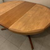 Table scandinave ronde vintage à pied central étoile extensible Baumann