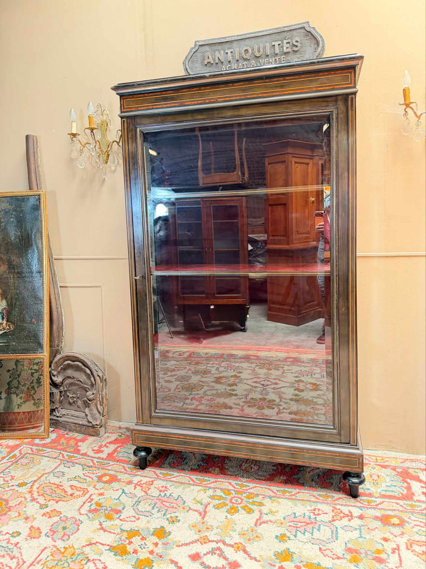 VITRINE DE PRÉSENTATION EN BOIS NOIRCI DE STYLE LOUIS XVI XIX EME SIÈC
