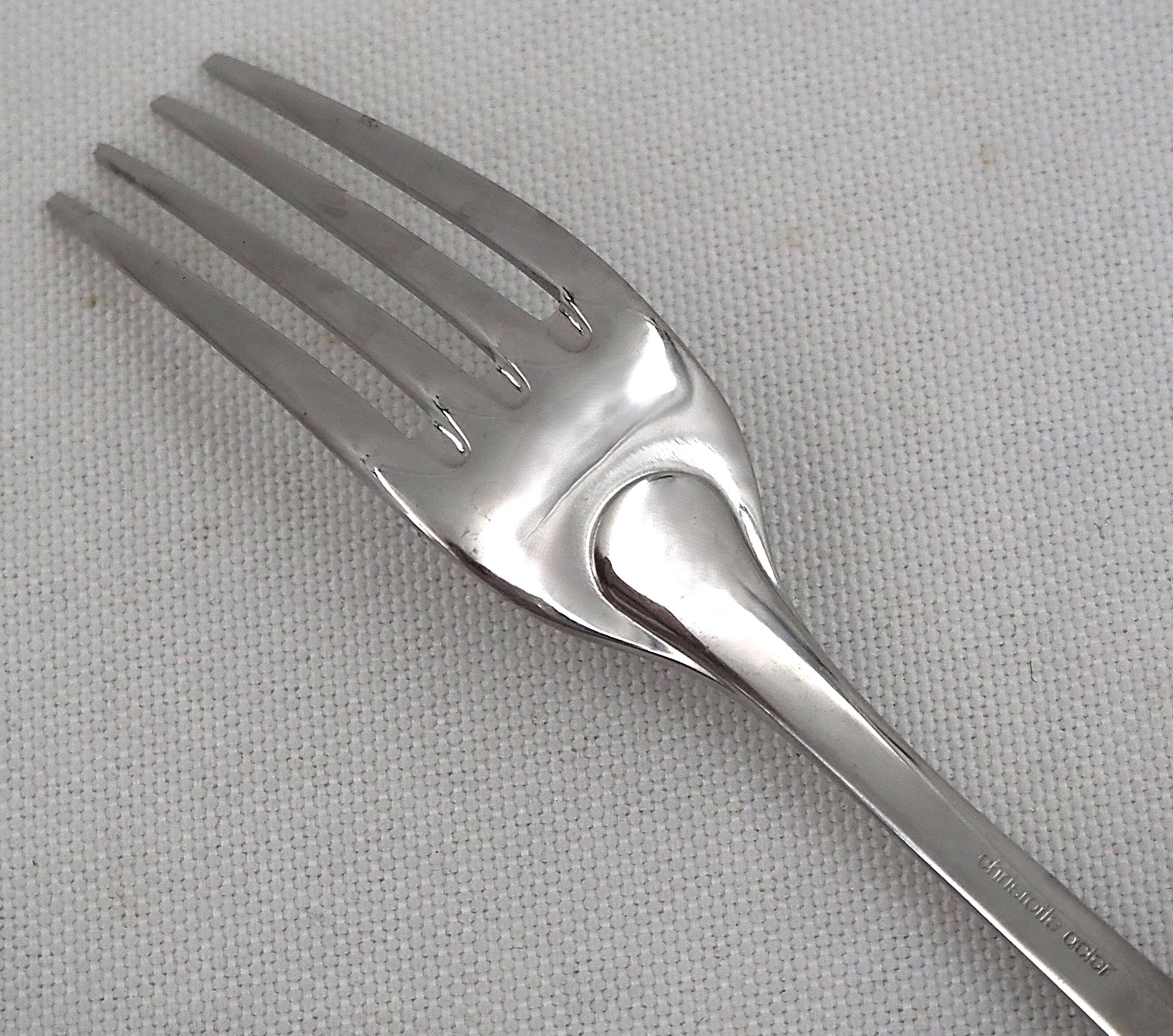 Christofle acier berry, 9 dessert forks, 17 cm in excellent condition.