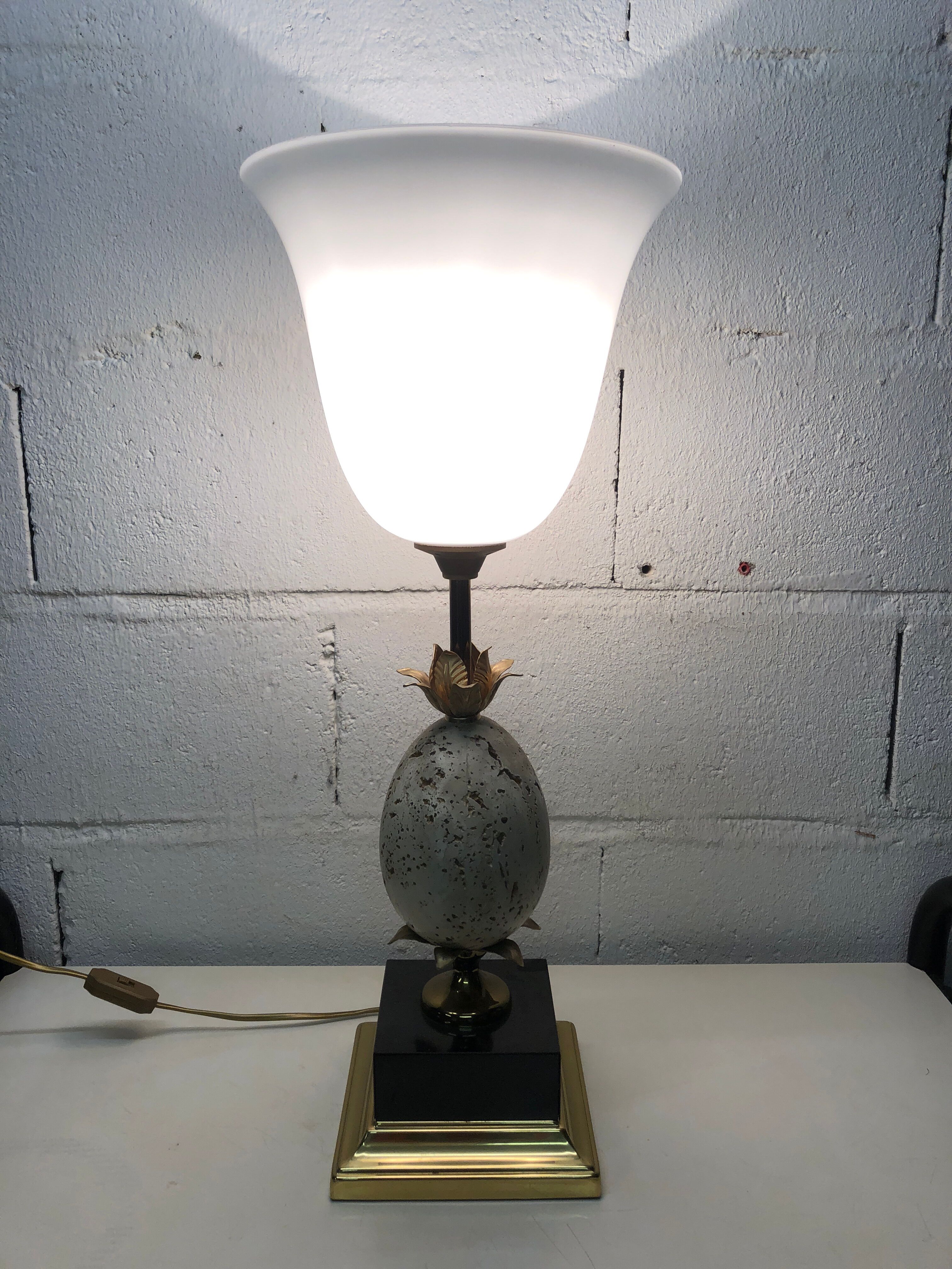 Lamp 'ostrich egg' stone, brass