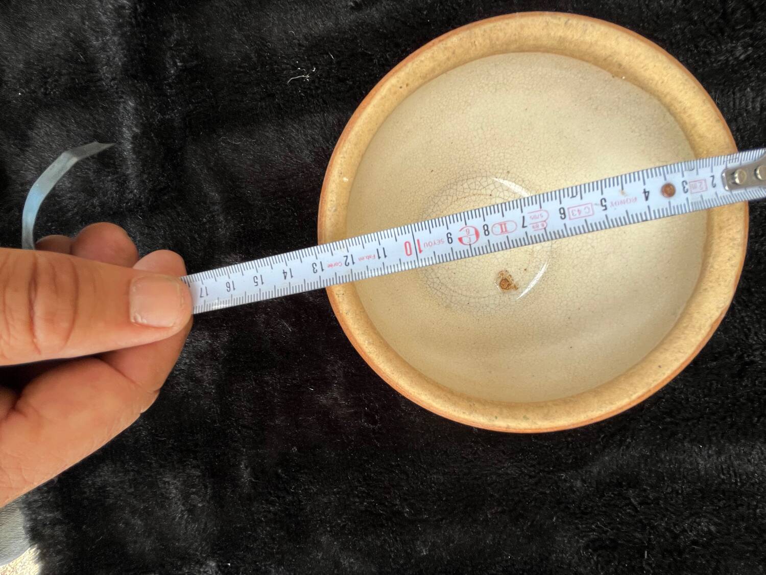 Stoneware salad bowl