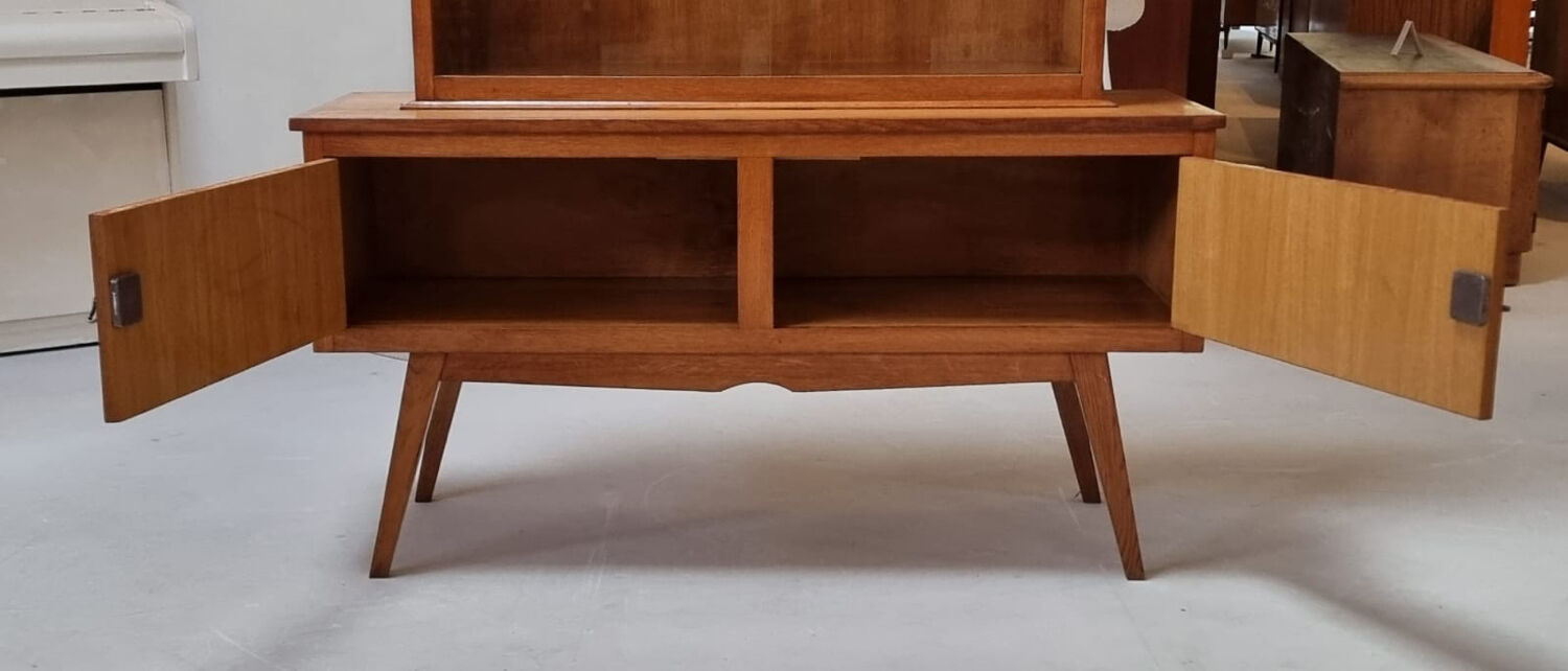 Vitrine du milieu du siècle