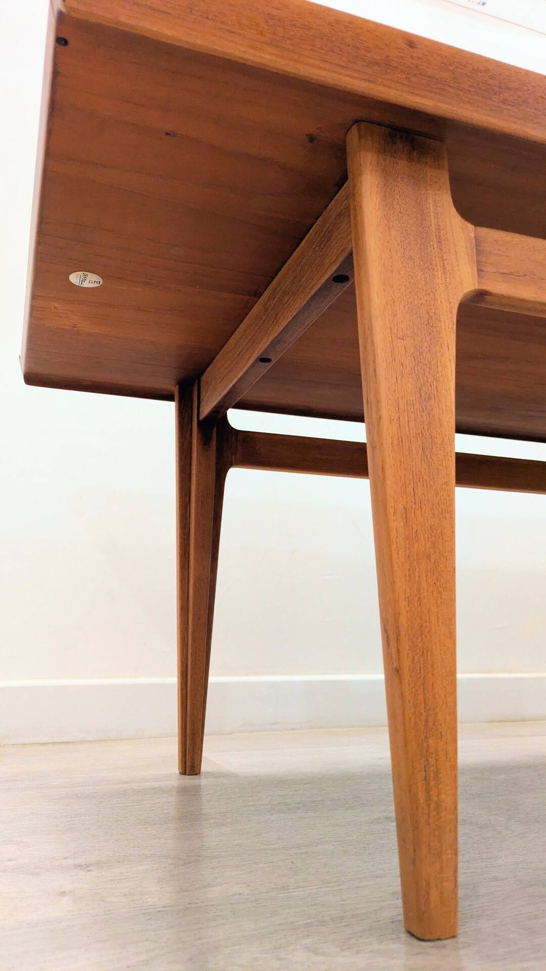 Finn Juhl – Coffee table Series 500 France & Søn in solid teak – Danema
