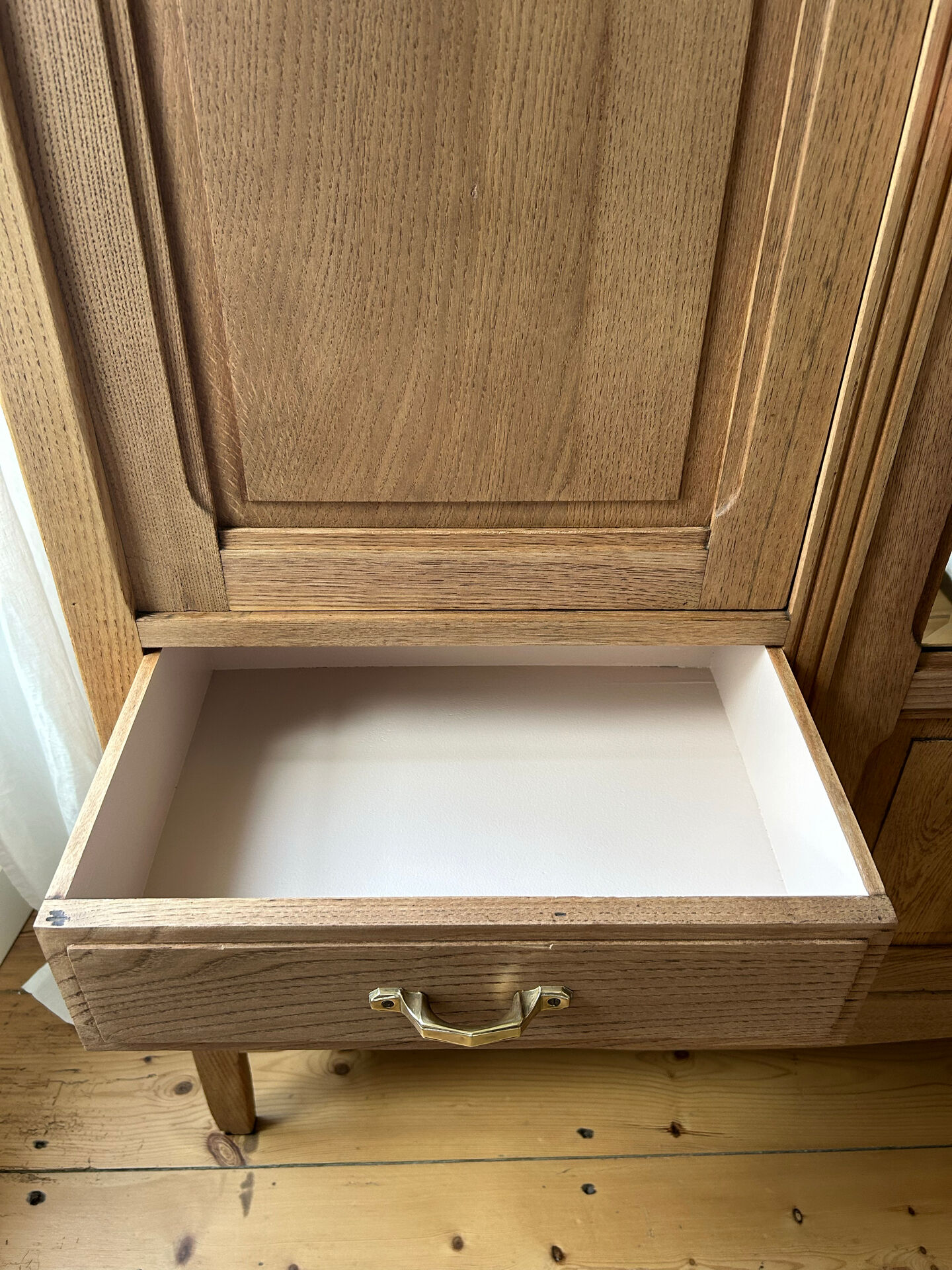 Armoire Parisienne en chêne brut 
