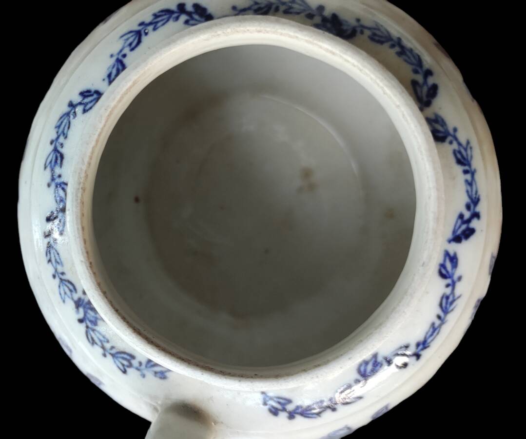 Old small Saint Uze teapot