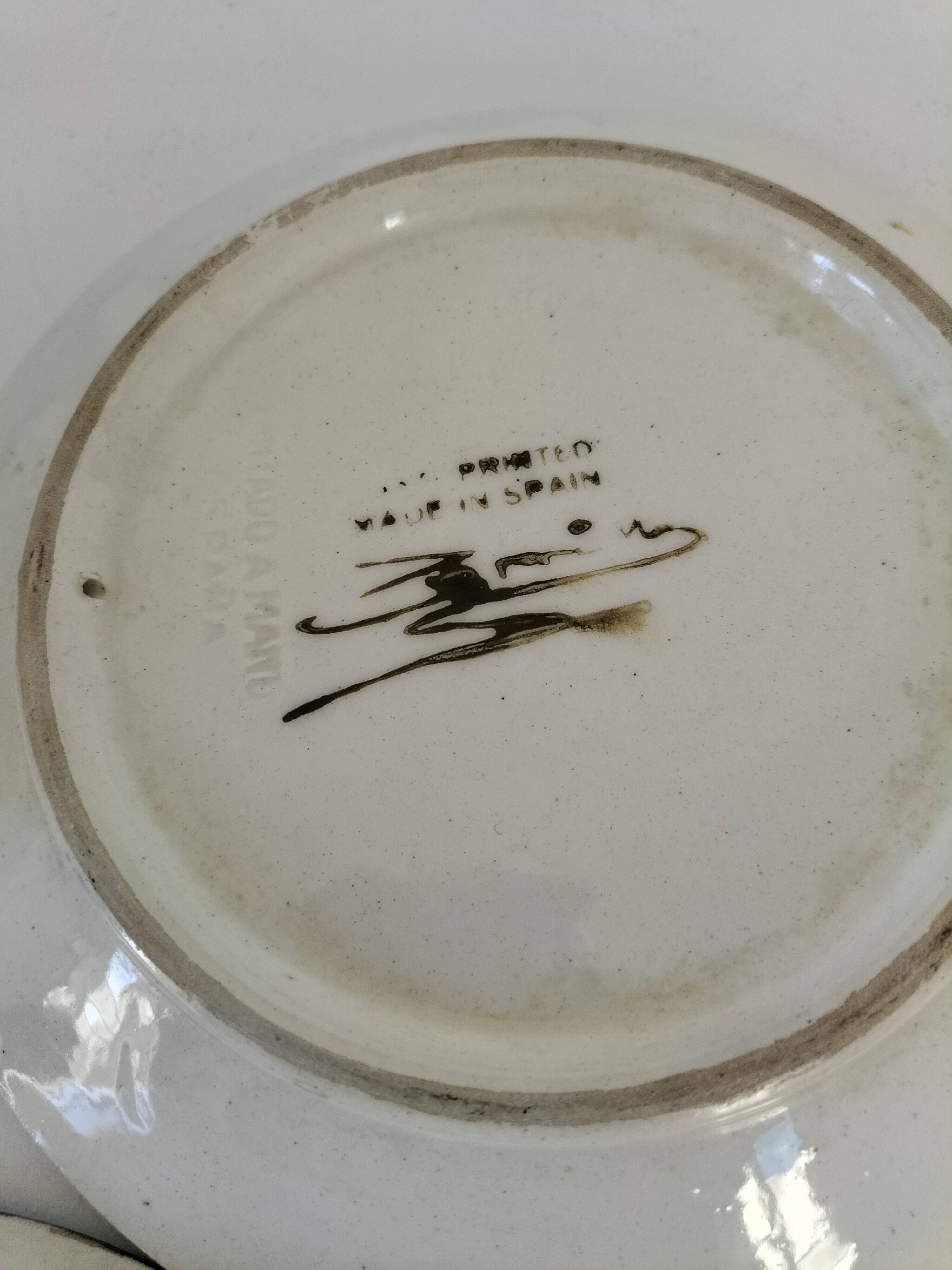 Majolica plates signed Pascual Zorrilla