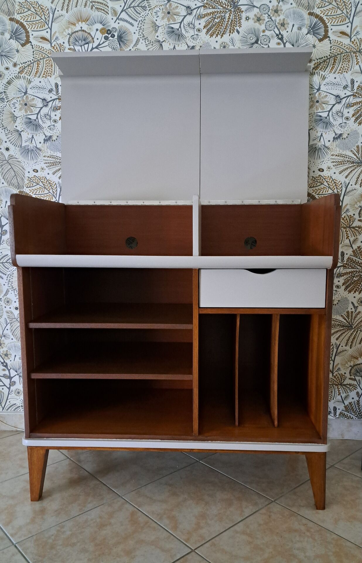 Vinyl furniture by Rød Sødgren