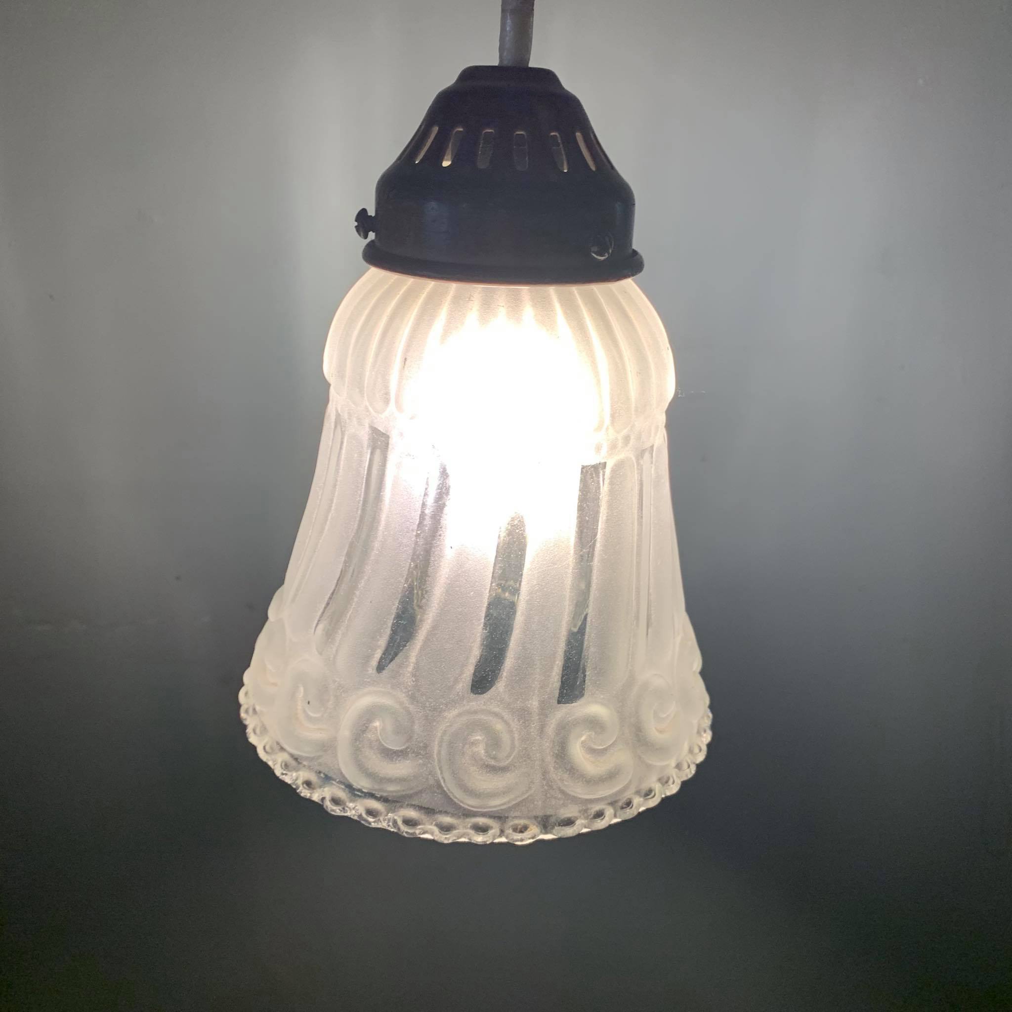 Frosted pressed molded glass suspension