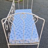 bed child iron bench