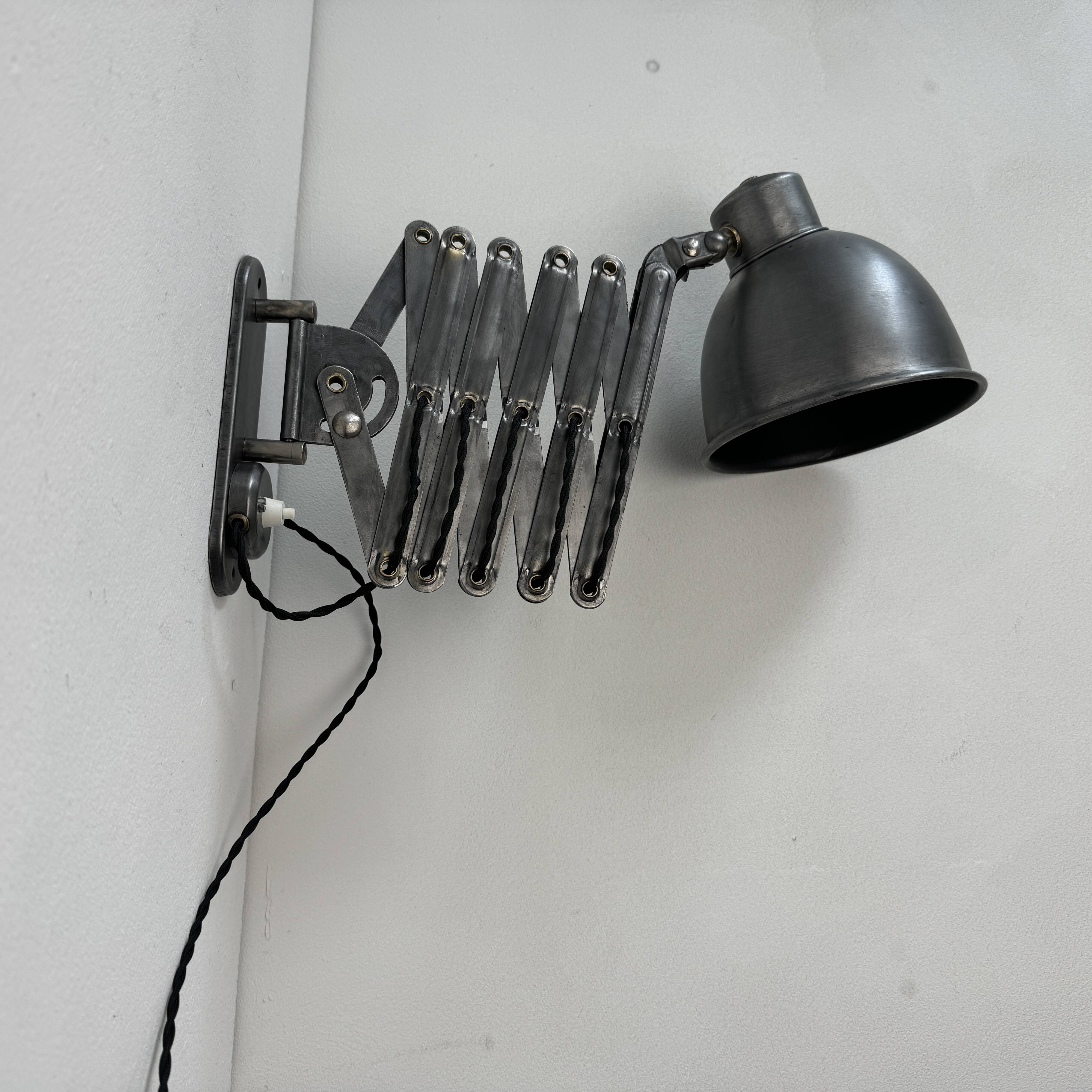 Ancienne lampe applique accordeon industrielle bauhaus