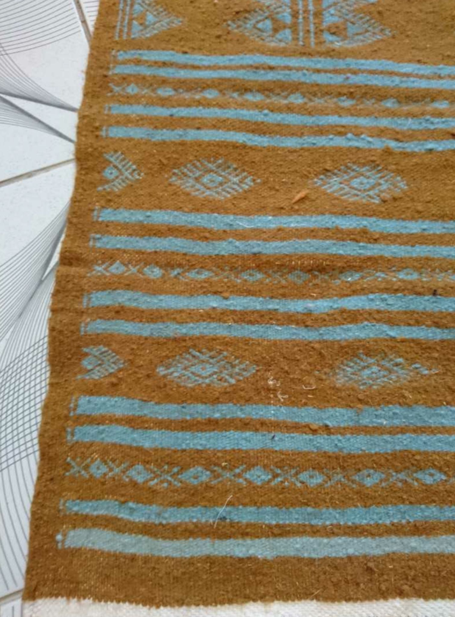 Tapis berbère marron et bleu 118 x 61 cm