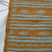 Tapis berbère marron et bleu 118 x 61 cm