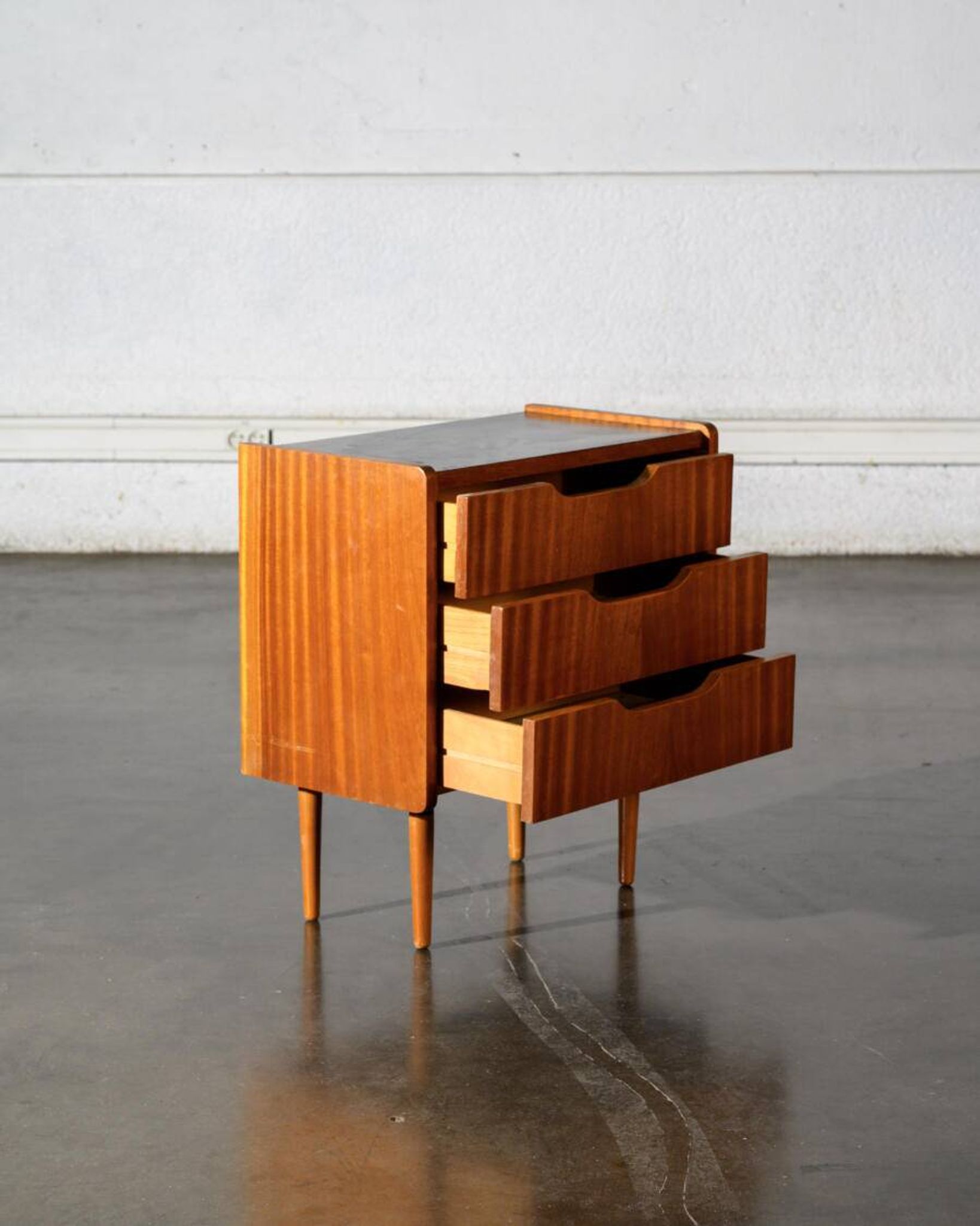 Bedside table with 3 drawers