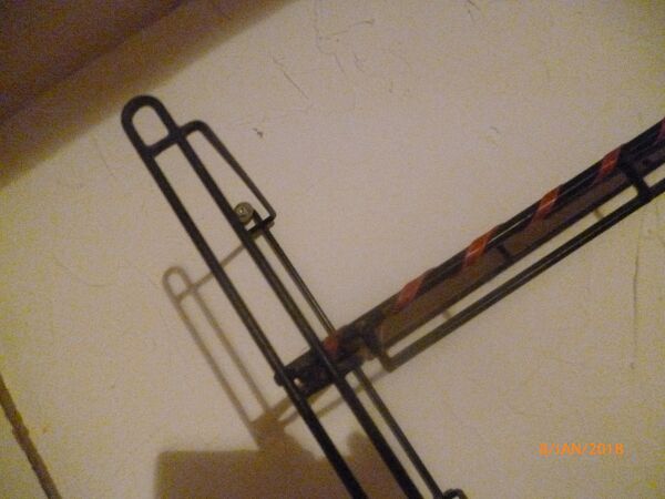 Etagere style string