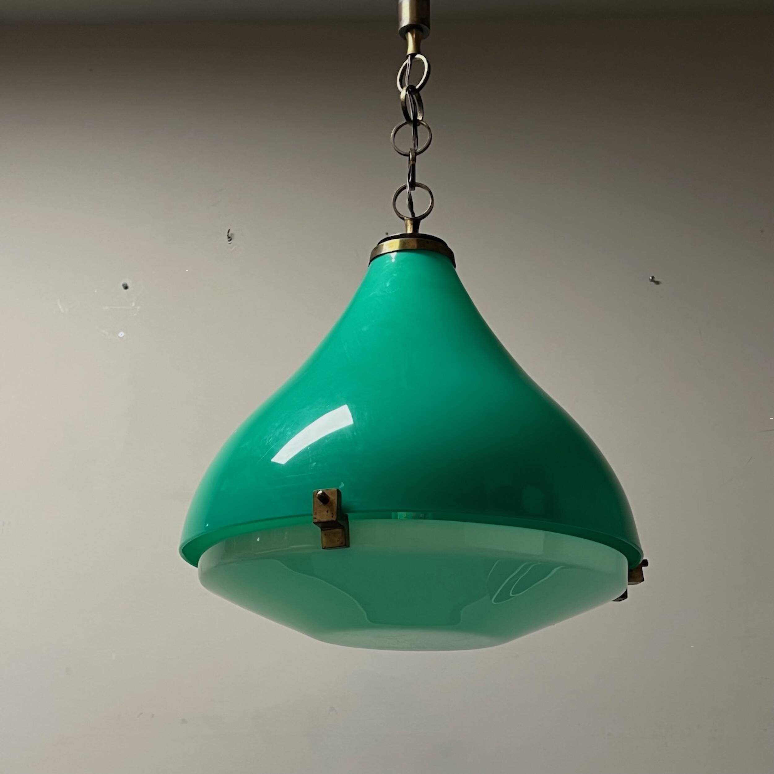 Suspension en acrylique vert vintage Italie, années 60