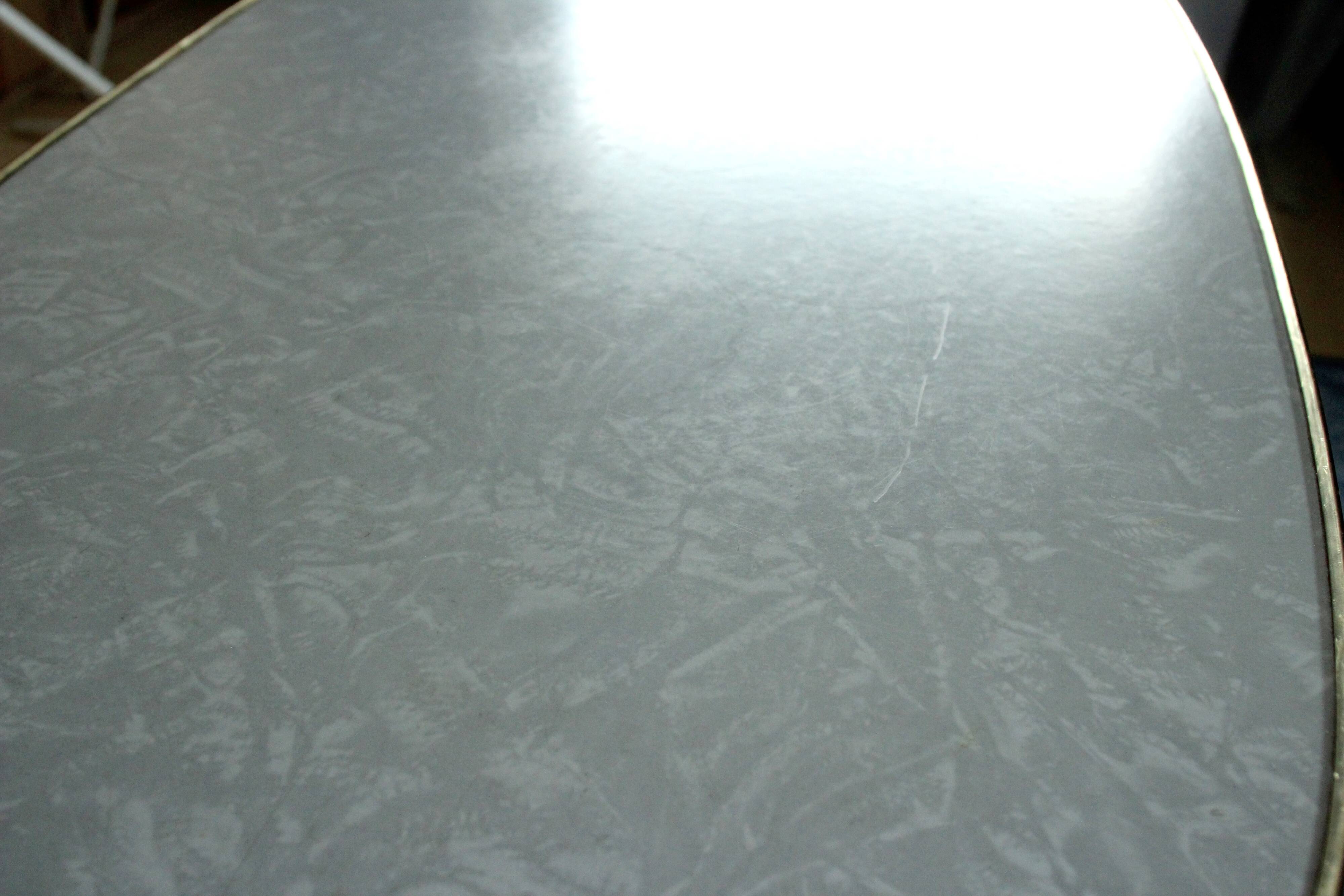 Original 1950s side table with magazine rack - Vintage