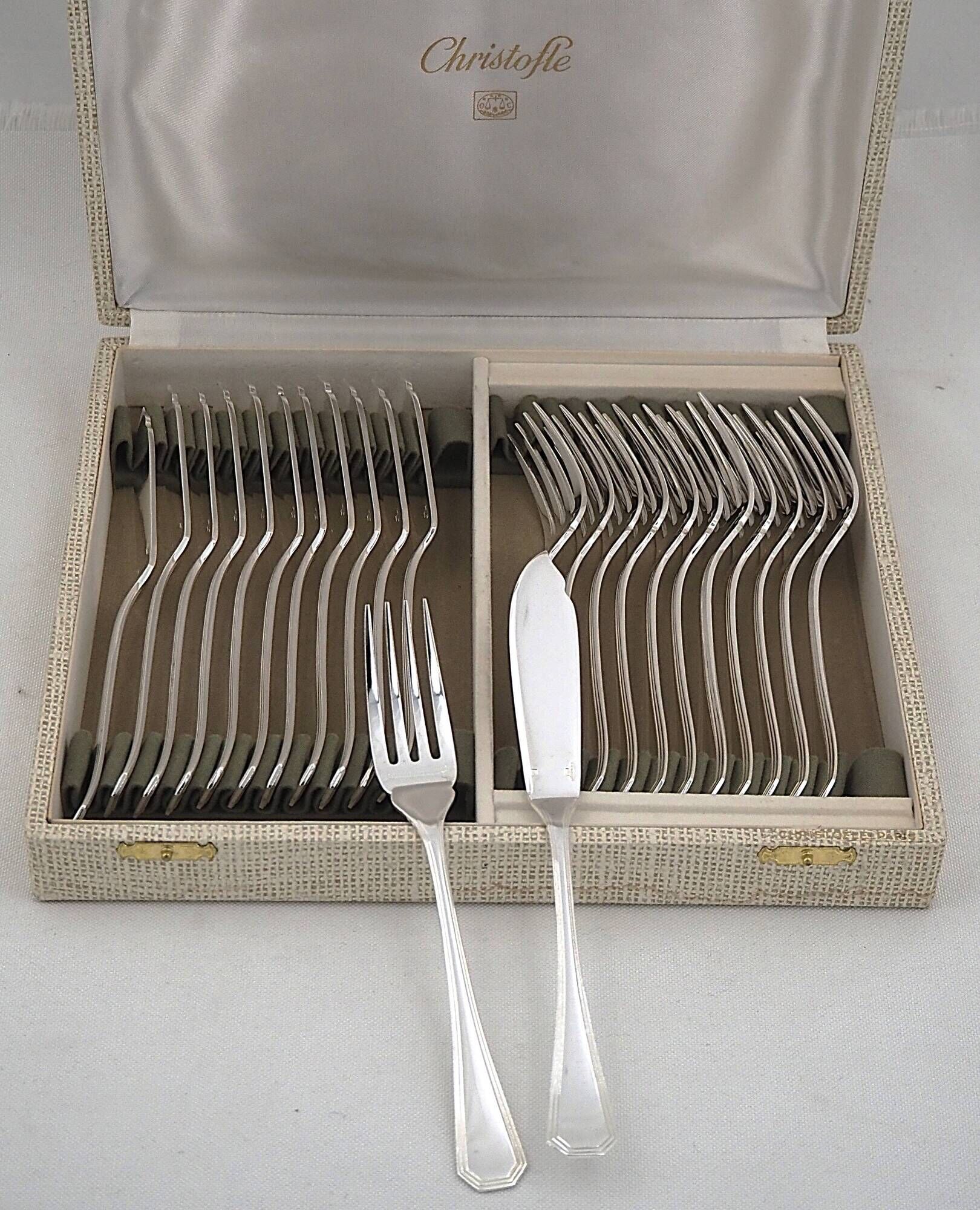 Christofle America, Art Deco 12 fish cutlery, 24 pieces silver-plated metal.
