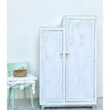 Asymmetrical Parisian wardrobe