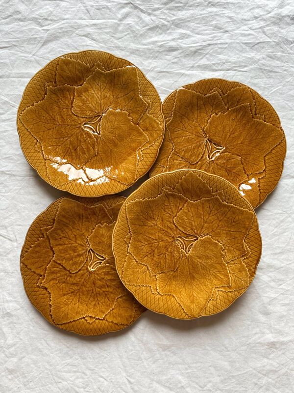 4 assiettes en barbotine feuilles de vigne Gien création Primefleur vintage