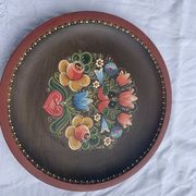 Assiette en bois peinte à la main de karnten Autriche vintage