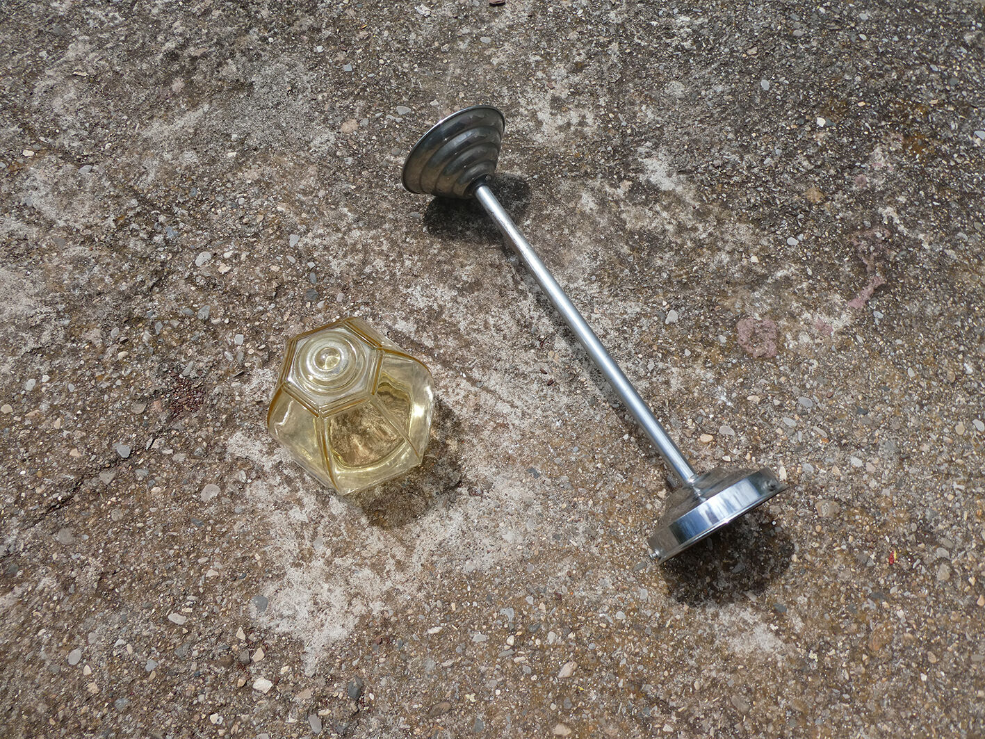 Suspension art deco globe in yellow glass