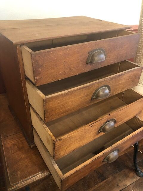 Wooden haberdashery furniture with 4 drawers