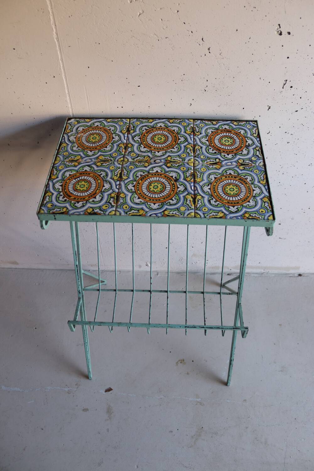 Metal plant stand with tiled top – 6 antique tiles