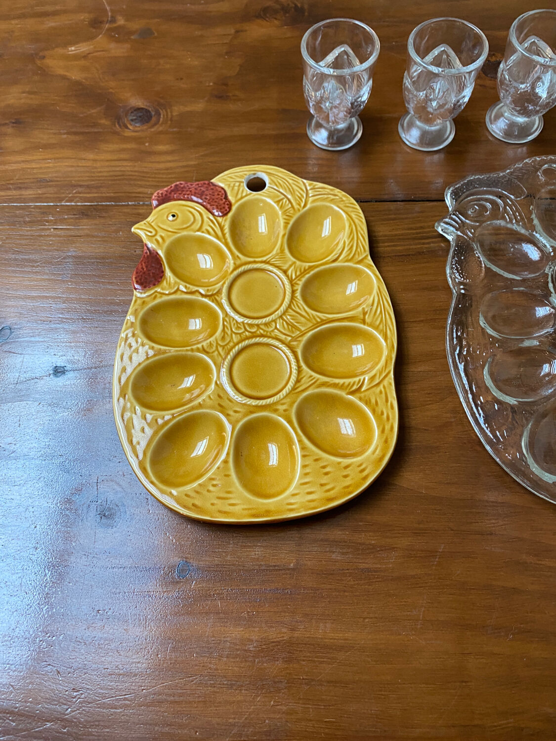 Coquetiers avec plateaux