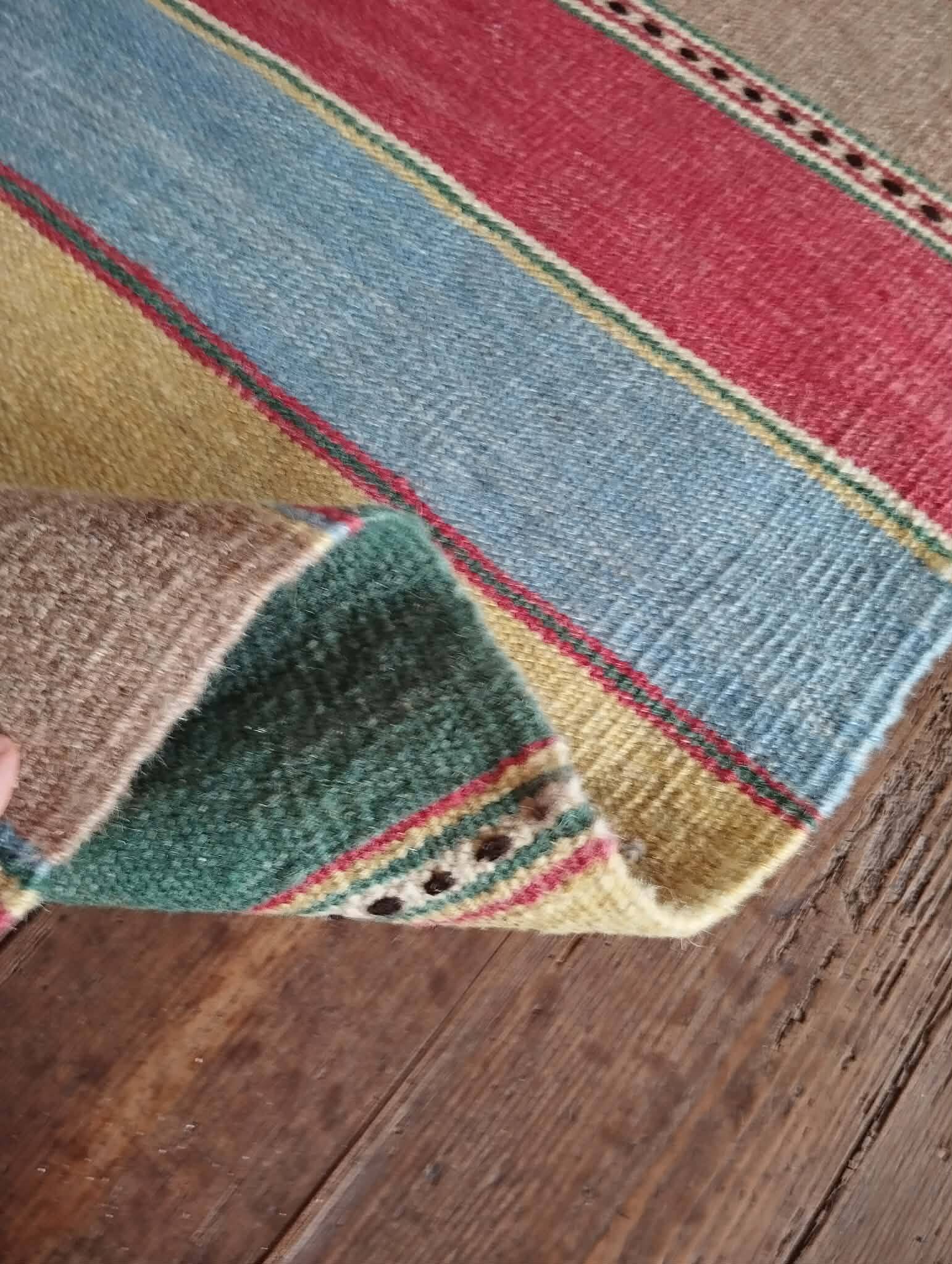 Handmade Persian Qashqai rug 165x110cm