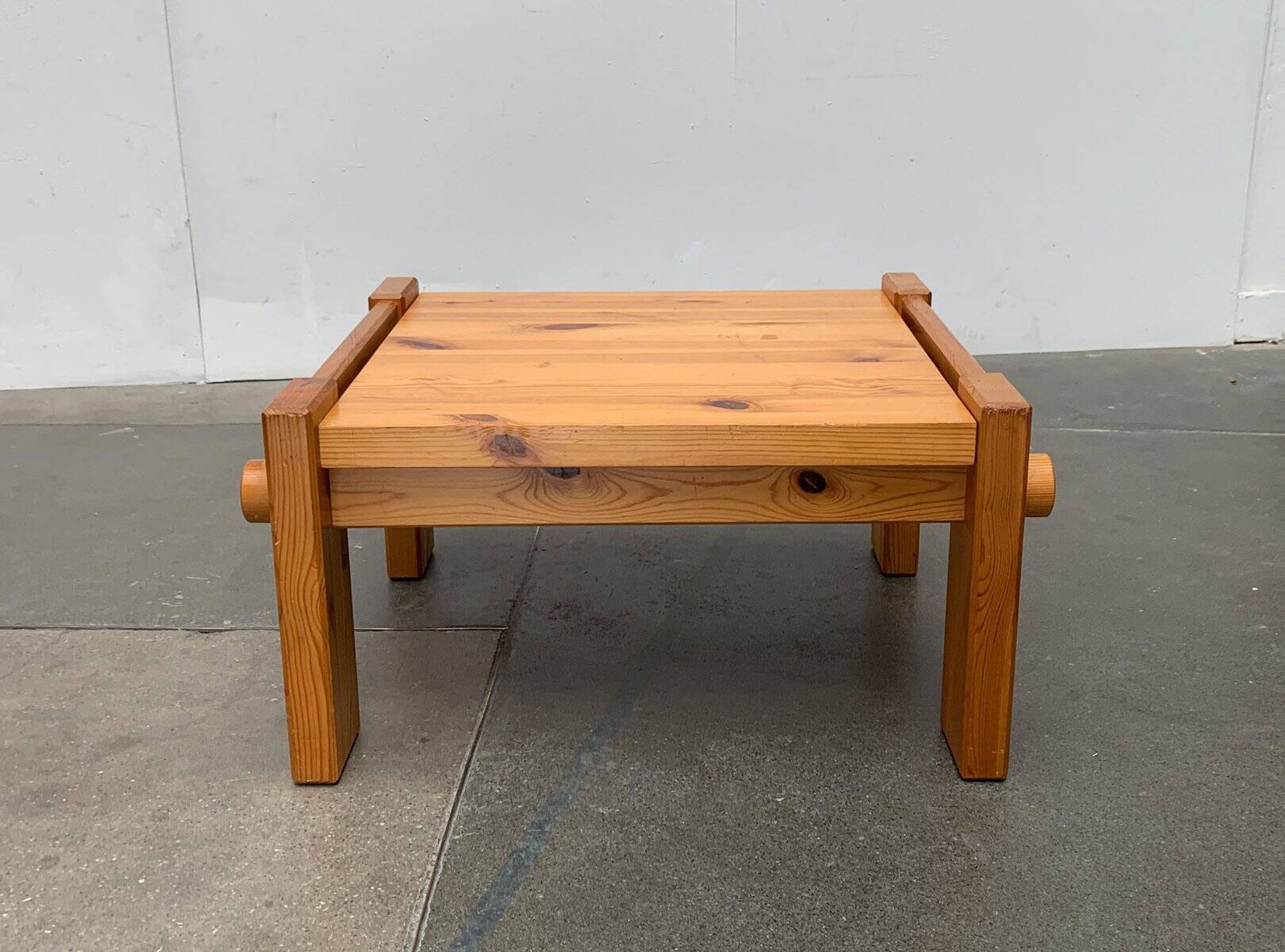 Vintage Scandinavian brutalist coffee table in Swedish pine by Yngve Ekström for Swedese, 1970s.