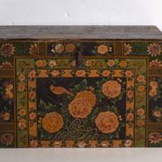 Coffre ancien peint en bois de pin – Chine, vers 1900
