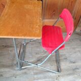 Folding child desk