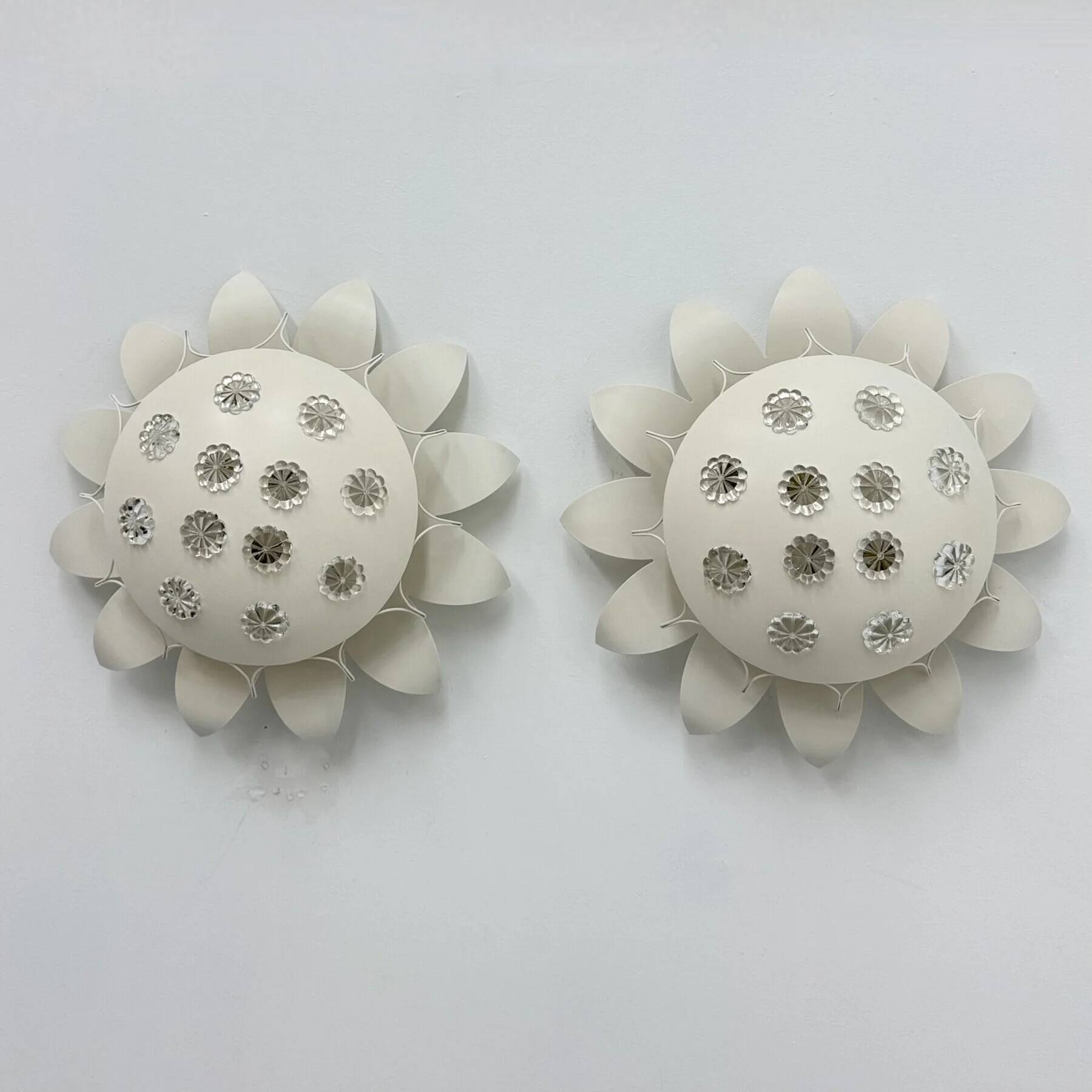 Set of 2 Emil Stejnar wall lamps with flower crystals, 1950s Vienna