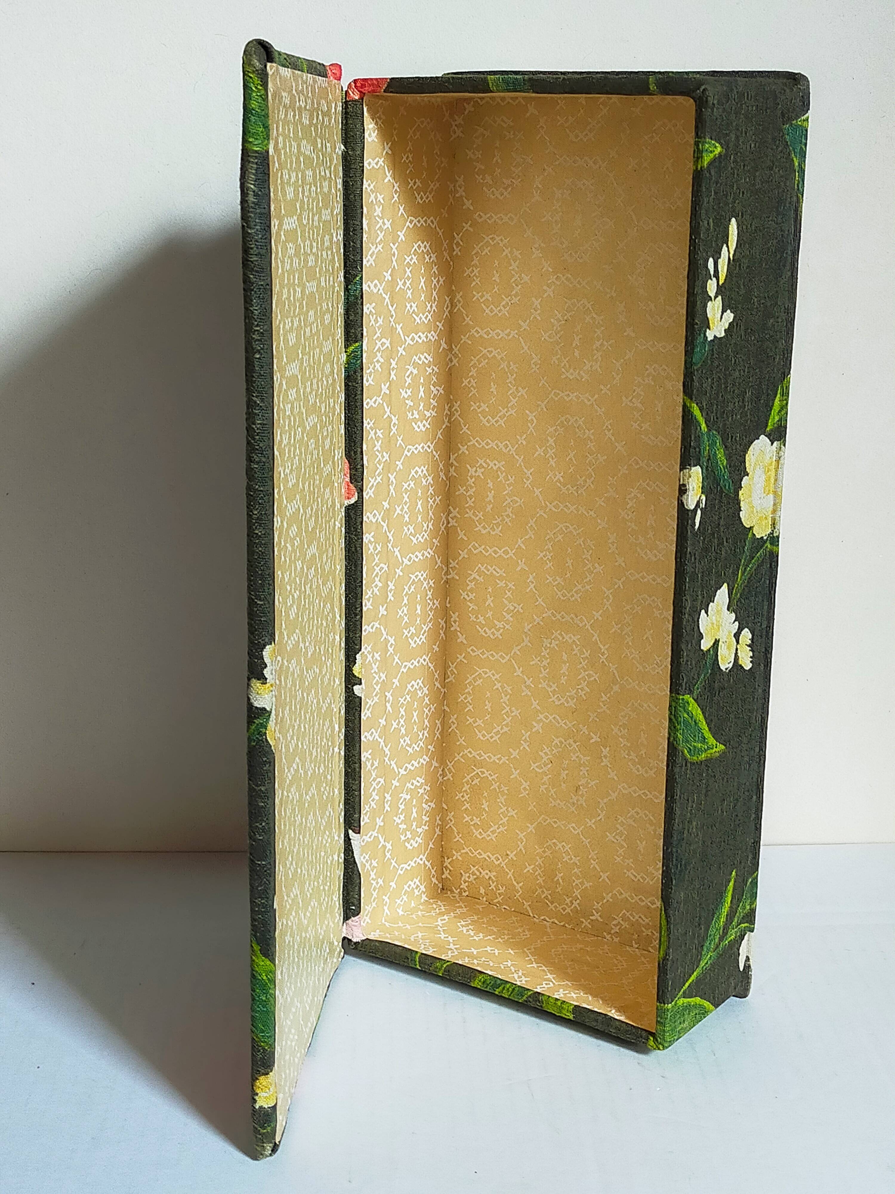 Box padded with old fabric