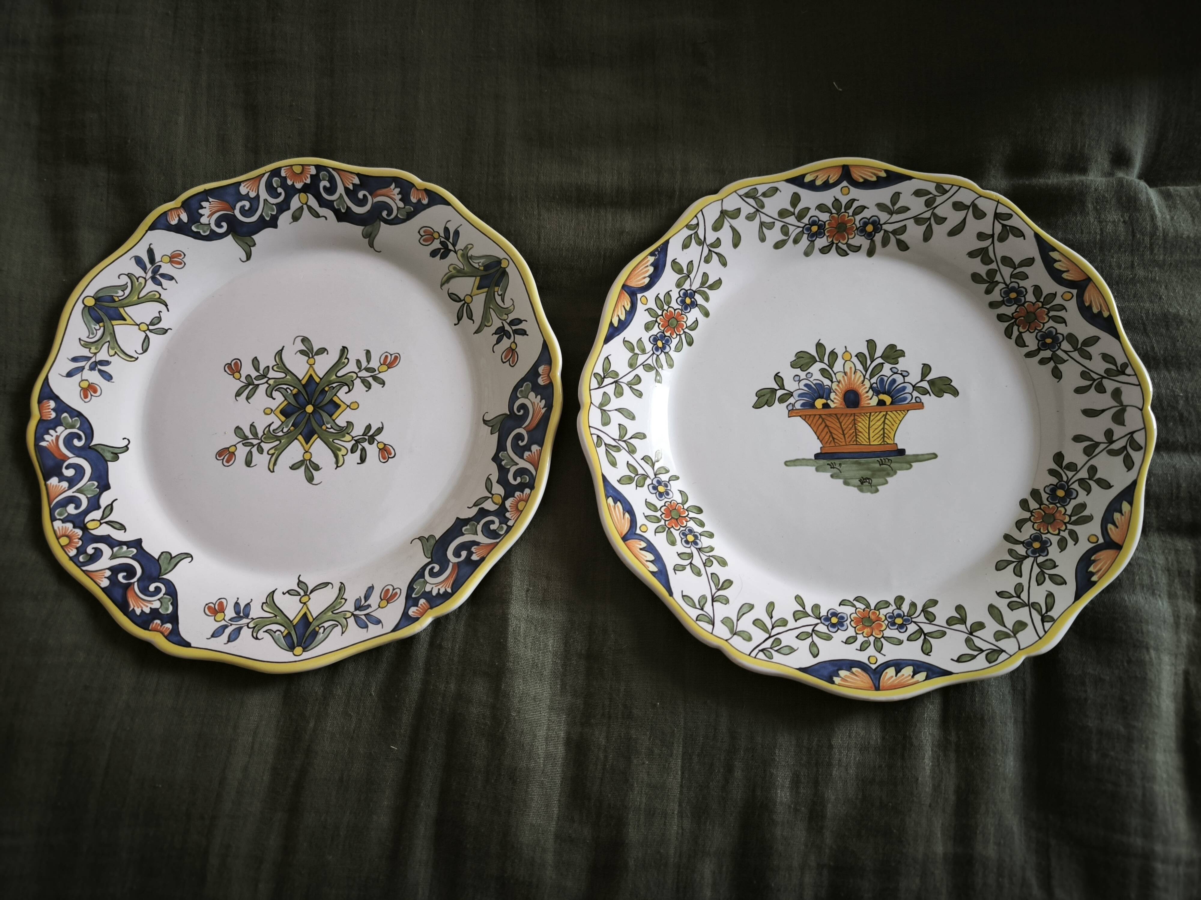 Set of two plates by Géo Martel.