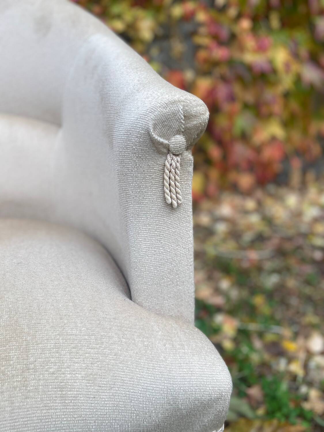 Old toad armchair in beige velvet